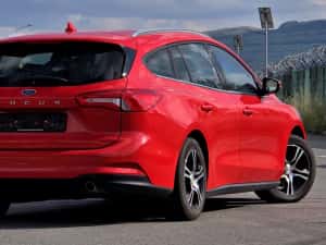 Ford Focus 1.5 TDI - 119.000 km — miniatura 4