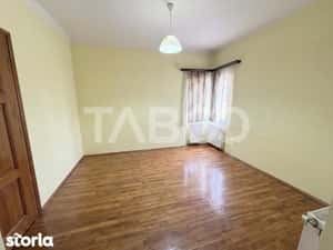 Apartament 3 camere 78 mp utili acces auto in curte Strada Dealului — miniatura 5