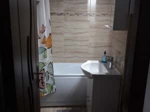 Proprietar, închiriez garsoniera mobilata in mun. Oneşti, zona Dalas — miniatura 3