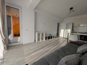 Apartament 2 camere, loc de parcare  privat — miniatura 2