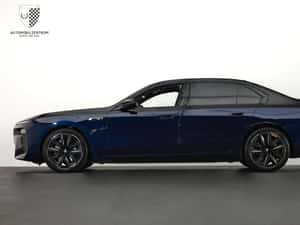 BMW M760 Hibrid 2023, 40.858 km, Automată, Negru — miniatura 3