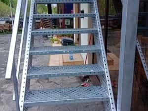 Facem scări zincate la comanda oferim montaj și transport toată țara — miniatura 6