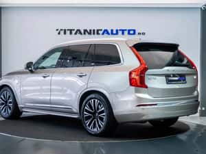 Volvo XC90 Recharge T8 AWD Ultimate Bright - 455 CP — miniatura 3