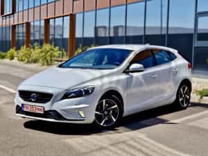 2015 Volvo V40 R-Design / Euro 6 White Pearl 2.0 Diesel — miniatura 9