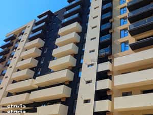 Apartament decomandat cu 4 camere + balcon, zona Bd.Metalurgiei