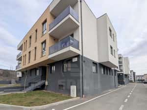 Apartament 3 camere, balcon, gata de utilizare — miniatura 1