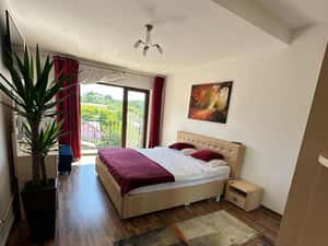 Vand apartament cu 2 camere, terasa,curte interioară lângă pădure — miniatura 4