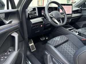 Volkswagen Tiguan SUV 2024, 150 CP, 6.850 km, verde — miniatura 7