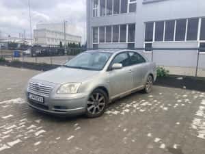 De vânzare Toyota Avensis din 2005, în stare bună, cu actele în regulă, poate fi folosit imediat.