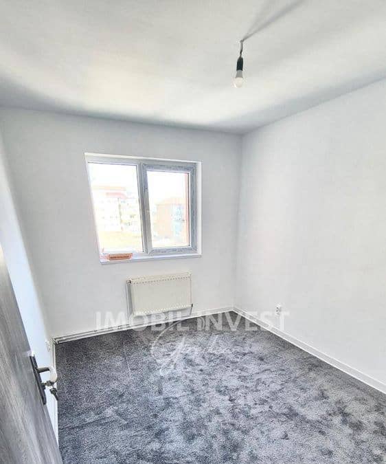 Apartament cu 4 camere, 2 bai, pivnita, 77 mp utili, Cetate — fotografie 1 din 6