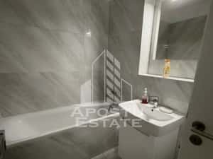 Apartament 2 camere , semidecomandat, 54mp utili, et.3, zona Torontal — miniatura 6