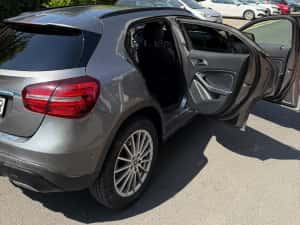 Mercedes GLA220D 4MATIC Avariat — miniatura 4