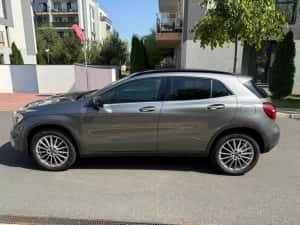 Mercedes GLA220D 4MATIC Avariat — miniatura 9
