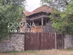 Vânzare casă – sat Bălcești, com. Bengești-Ciocadia – teren generos 6.770 mp — miniatura 2