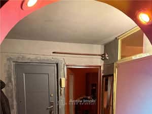 Apartament 2 camere, parter, balcon, CT - 1 Mai - Pelendava — miniatura 6