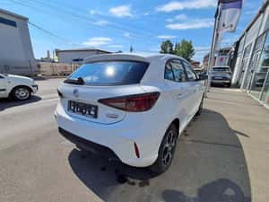 MG ZS Hibrid 2024, 2599 km, automată, alb — miniatura 4