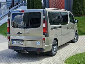 Opel Vivaro 2016 Lung 8+1 Locuri/ 1.6 Diesel 125 Cp/ Variante Schimb — miniatura 3