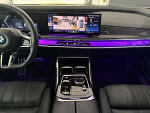 BMW 740 Berlină 123.000 km, Diesel, 286 cp, 2023 — miniatura 6