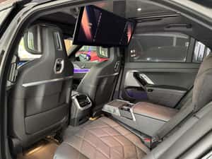 BMW 740 Berlină 123.000 km, Diesel, 286 cp, 2023 — miniatura 7