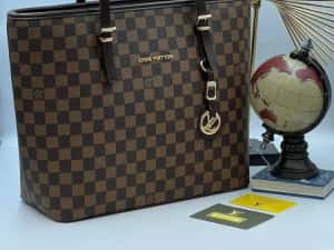 Geanta Louis Vuitton Noua !!! Dimensiuni 38/30 !!! — miniatura 2