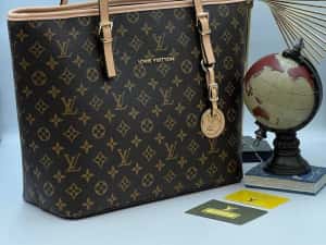 Geanta Louis Vuitton Noua !!! Dimensiuni 38/30 !!! — miniatura 4