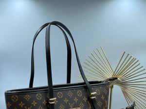 Geanta Louis Vuitton Noua !!! Dimensiuni 38/30 !!! — miniatura 5