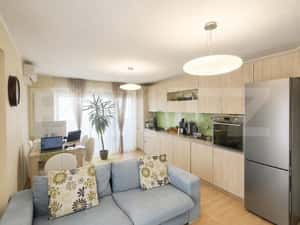 Apartament premium cu 4 camere, terasa de 30 mp si parcare inclusa