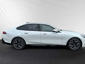 BMW 520 - Vehicul second-hand, 24.730 km, 60.654 EUR — miniatura 2