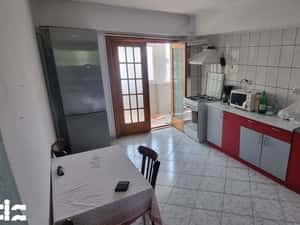 Apartament 4 camere, balcon, aer condiționat — miniatura 3