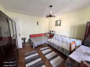 Apartament cu 2 camere decomandat - etaj 3 - zona Parcul Mihai Eminesc