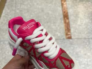 Adidași model nou — miniatura 4