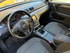 Volkswagen Passat 2.0 TDI DSG Bluemotion Comfortline - 2014 — miniatura 2