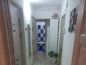 Km 5, decomandat, 2 camere, etaj 3, mobilat, gaze, vanzari Constanta — miniatura 3