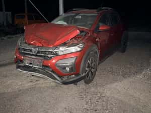Avariat Dacia Sandero Stepway 1.0 TCE 33.000km — miniatura 2
