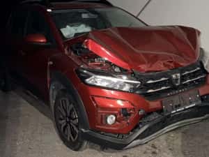 Avariat Dacia Sandero Stepway 1.0 TCE 33.000km — miniatura 3