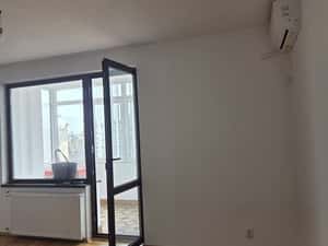Apartament cu balcon, lift, 2 camere, Piata Romana — miniatura 3
