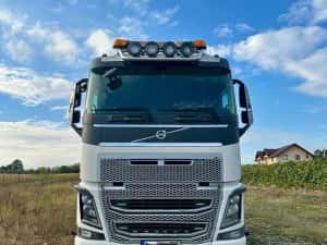 Volvo FH 16 cu macara forestiera — miniatura 6