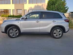 Primul proprietar vinde Suzuki Vitara GSR 1.4L BOOSTERJET HYBRID 48V PASSION. Cauciucurile de iarnă și portbagaj metalic ,CADOU!