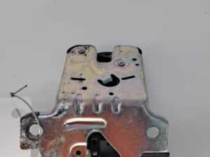 broasca capota portbagaj Audi A4 B9 sedan an 2017 cod 8W0827503 — miniatura 5