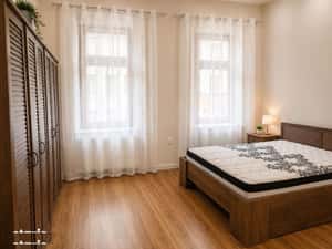 Apartament in stil clasic 50 mp zona Ultracentrala — miniatura 3