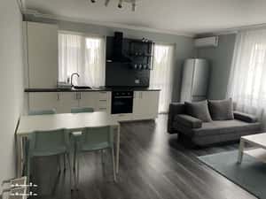 Inchiriez apartament 2 camere cu parcare zona VIVO/BMW