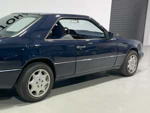 Mercedes-Benz CE 300 - Oldtimer restaurat — miniatura 4