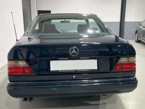 Mercedes-Benz CE 300 - Oldtimer restaurat — miniatura 7