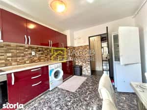 Apartament 2 camere decomandate, etaj 1, str. Mioritei — miniatura 5