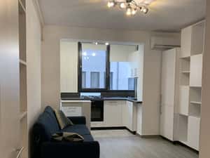Apartament 2 camere de închiriat bloc nou, centrală, AC, loc parcare — miniatura 2