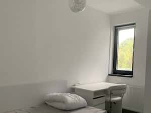 Apartament 2 camere de închiriat bloc nou, centrală, AC, loc parcare — miniatura 4