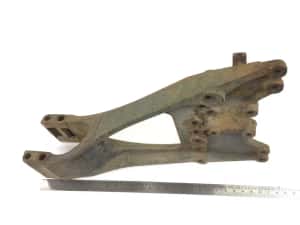 A9423252509 Suportul tijei de torque, axa motrica dreapta MERCEDES-BENZ Axor, Actros MP1, MP2, MP3 (1996-2014) MERCEDES-BENZ