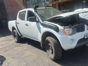 Dezmembrez Mitsubishi L200 2.5 Diesel 2006 — miniatura 5