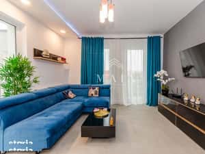 Apartament 2 camere, terasa generoasa de 45 mp, parcare, central