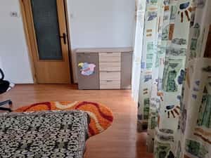 Inchiriez Garsoniera Craiovita Penny — miniatura 4